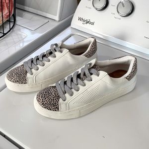 Women’s Sneakers